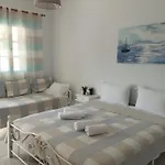 Smaragdi And Skopelos Town
