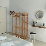 Smaragdi And Apartment