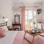 Smaragdi And