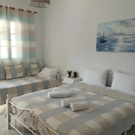 Smaragdi And Skopelos Town