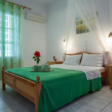 Smaragdi And Skopelos stad