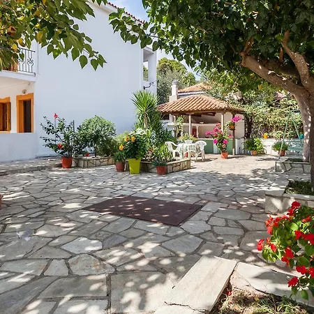 Daire Smaragdi And *