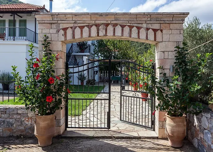 Smaragdi And Apartment *